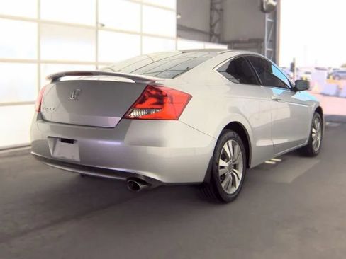 Used 2011 Honda Accord EX image 2