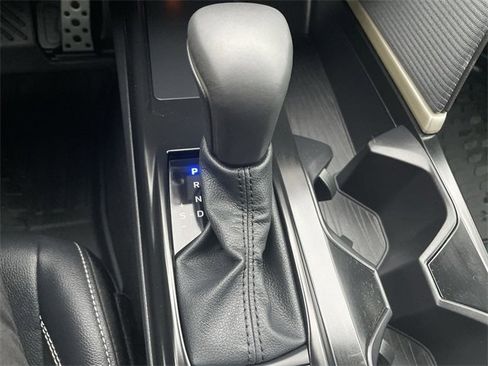 Used 2025 Toyota Camry SE image 15