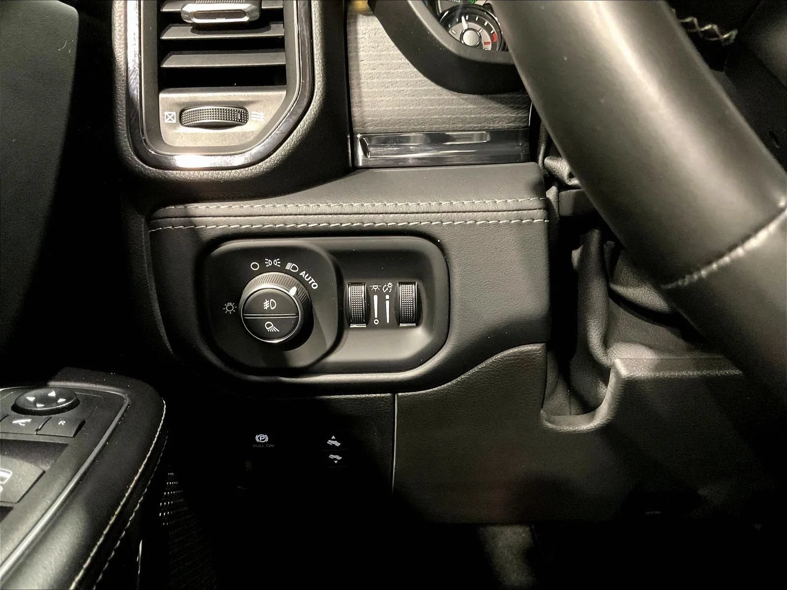 Used 2022 RAM 1500 Limited RWD image 27
