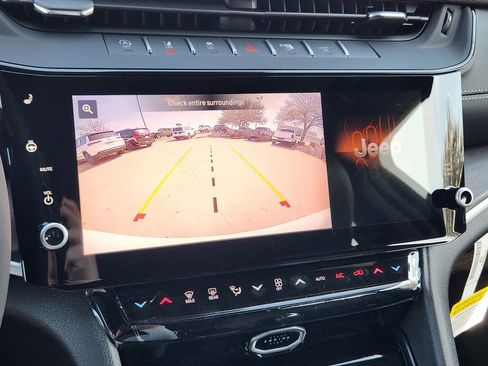 New 2026 Jeep Grand Cherokee Altitude image 12