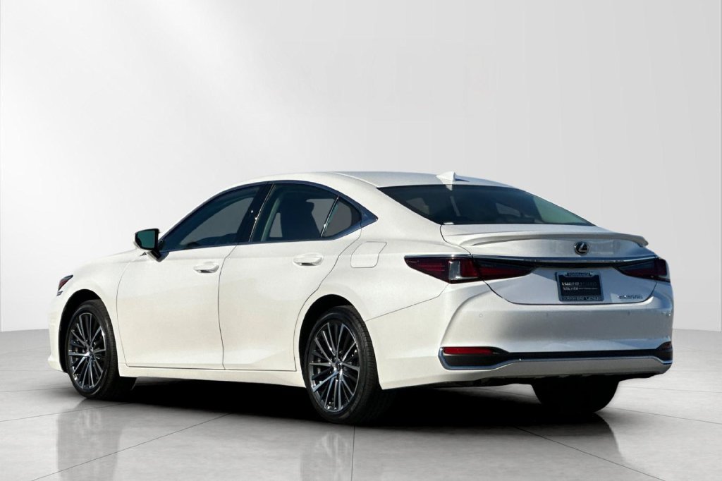 Certified 2025 Lexus ES 300h w/ Premium Package FWD image 4