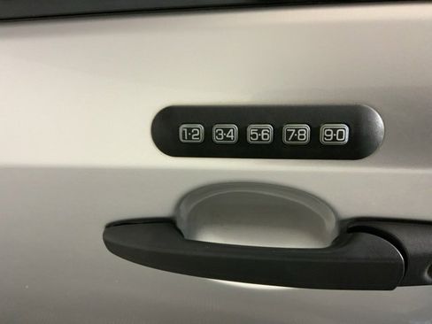 Used 2010 Ford Edge SE image 28