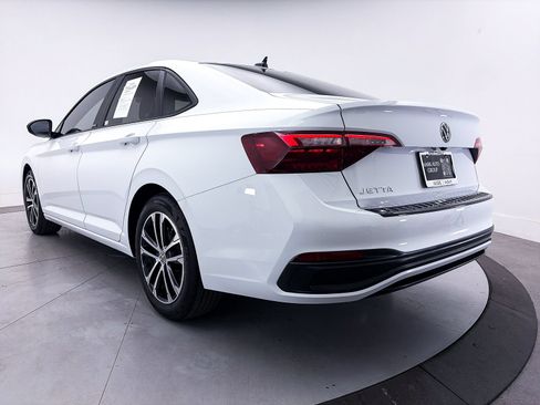 Used 2024 Volkswagen Jetta Sport FWD image 11