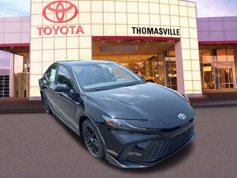 New 2025 Toyota Camry SE image 3
