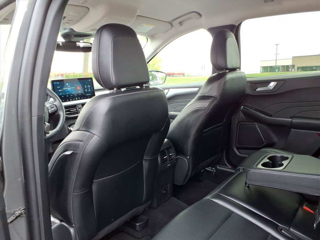 Used 2025 Ford Escape Platinum AWD/4WD image 26