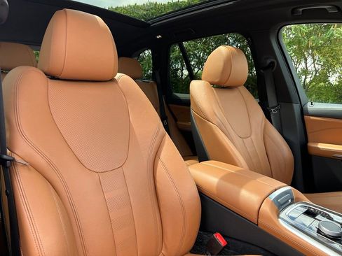 Certified 2022 BMW X5 xDrive40i w/ M Sport Package AWD/4WD image 25