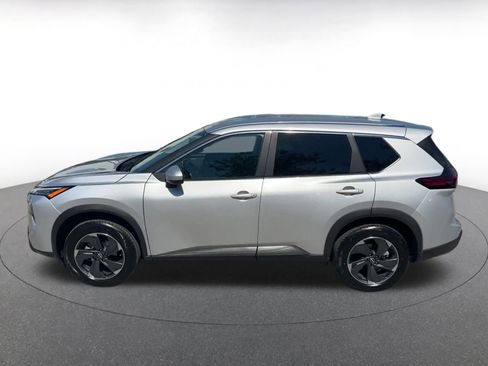 Used 2025 Nissan Rogue SV FWD image 9