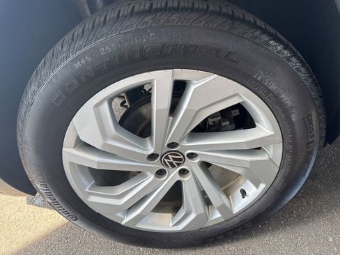 Used 2021 Volkswagen Atlas SE w/ Panoramic Sunroof Package AWD/4WD image 13