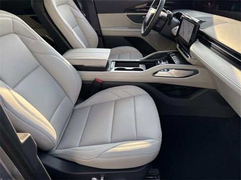New 2026 Lincoln Nautilus Premier image 8