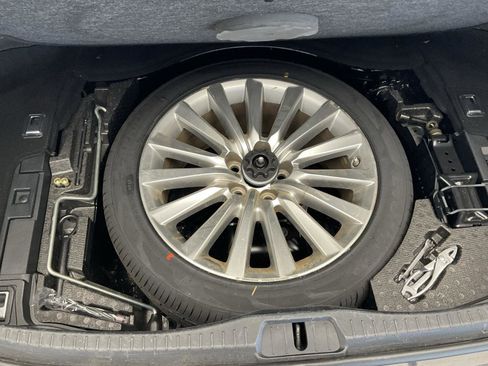 Used 2013 Lexus LS 460 AWD w/ Comfort Pkg image 25