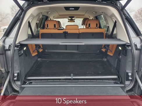 Used 2024 BMW X7 xDrive40i w/ Climate Comfort Package image 11