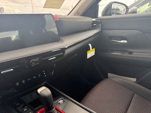 New 2026 Nissan Kicks SR image 7