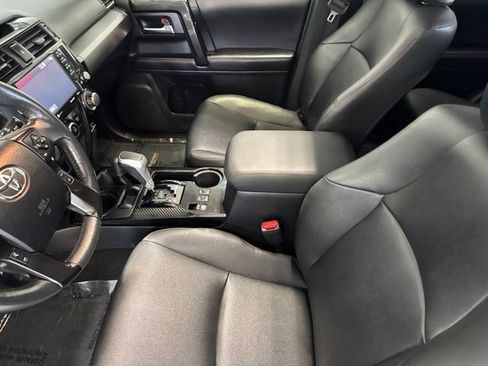 Used 2020 Toyota 4Runner TRD Off-Road Premium w/ Moonroof Package AWD/4WD image 40