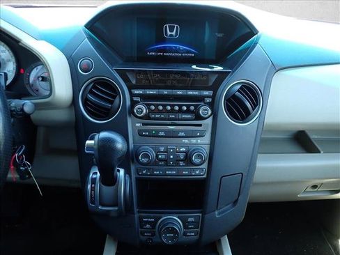 Used 2013 Honda Pilot Touring image 18