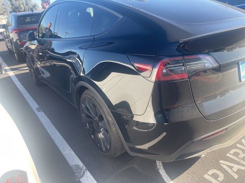 Used 2024 Tesla Model Y Performance image 3