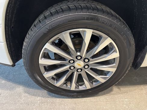 Certified 2023 Chevrolet Traverse Premier image 11