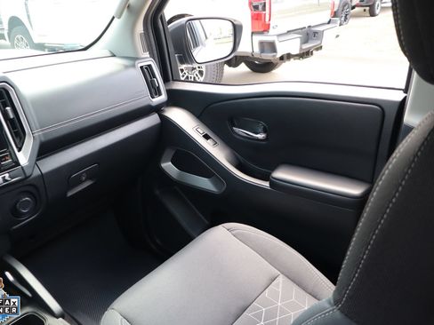 Used 2025 Nissan Frontier SV w/ SV Convenience Package RWD image 23