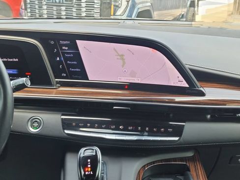 Used 2022 Cadillac Escalade ESV Luxury AWD/4WD image 14