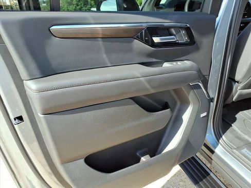 New 2026 Chevrolet Suburban High Country image 37