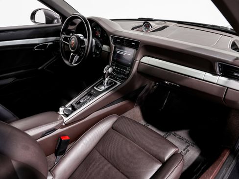 Used 2017 Porsche 911 Targa 4S image 31