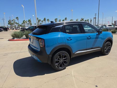 New 2026 Nissan Kicks SR w/ SR Premium Package FWD image 7