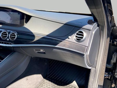 Used 2019 Mercedes-Benz S 560 4MATIC Sedan image 17