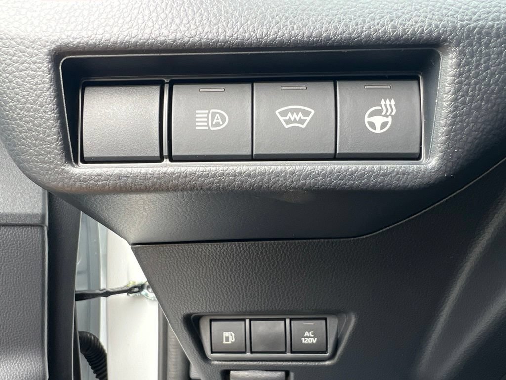 New 2027 Toyota Prius Plug-In Hybrid FWD image 31