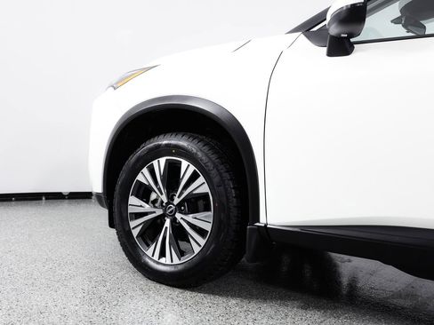 Used 2023 Nissan Rogue SV AWD/4WD image 6