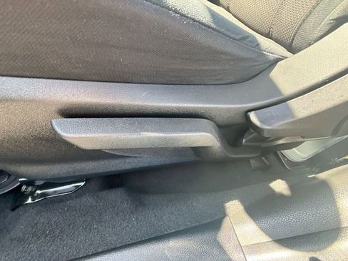 Used 2020 Subaru Crosstrek 2.0i image 17