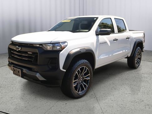New 2025 Chevrolet Colorado Trail Boss AWD/4WD image 3