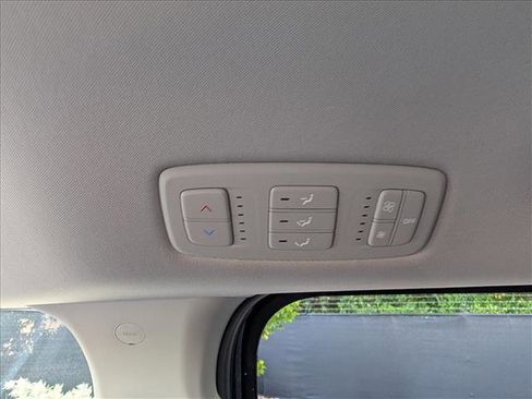 Used 2024 Kia Carnival LX FWD image 26