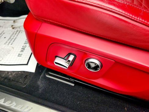 Used 2022 Maserati Levante Trofeo image 12