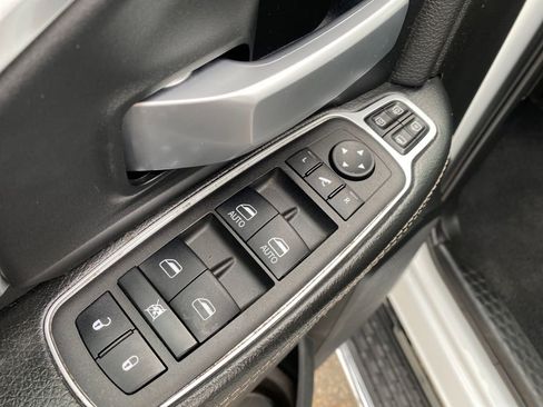 Used 2024 RAM 2500 Big Horn w/ Off Road Package image 12