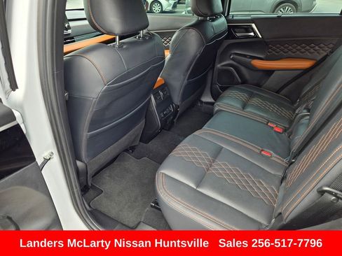 Used 2023 Mitsubishi Outlander SEL FWD image 15