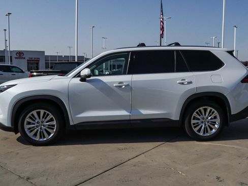 Certified 2025 Toyota Grand Highlander AWD image 5