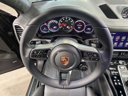 Used 2023 Porsche Cayenne GTS image 39