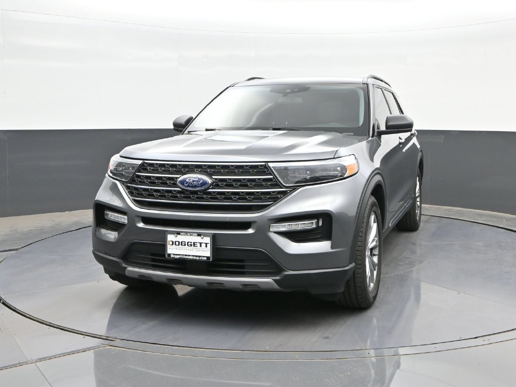 Certified 2022 Ford Explorer XLT w/ Equipment Group 202A RWD image 28