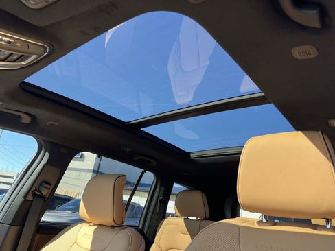 New 2025 Jeep Grand Cherokee Summit image 8