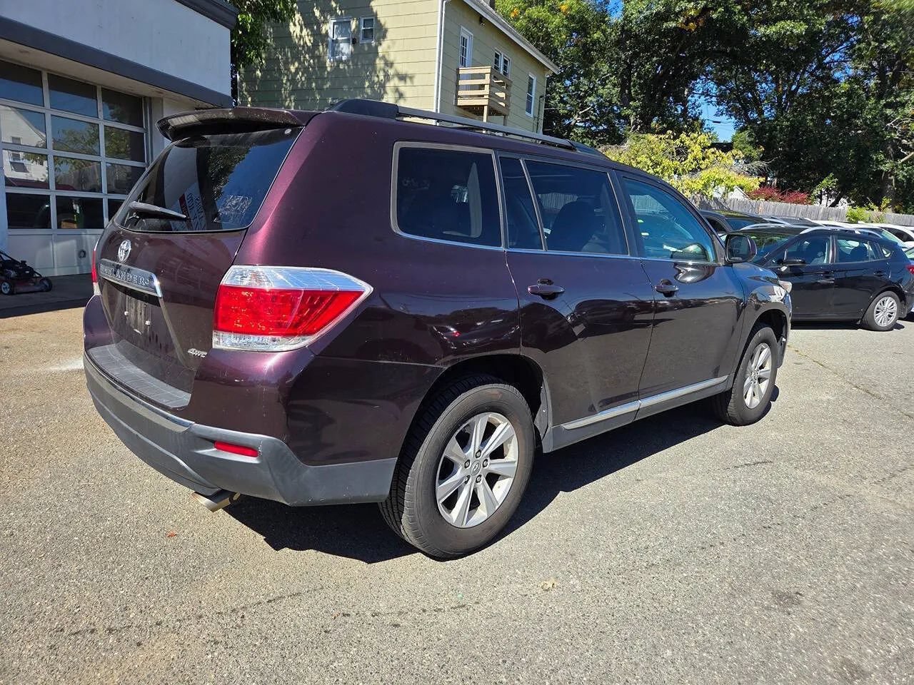 Used 2012 Toyota Highlander SE w/ Tow Pkg AWD/4WD image 5