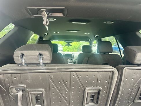 Used 2023 Chevrolet Traverse LT w/ LPO, Floor Liner Package AWD/4WD image 24
