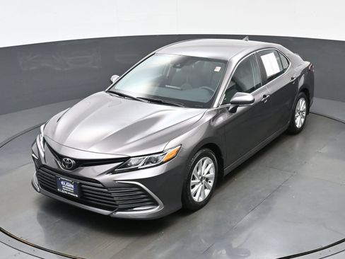 Used 2021 Toyota Camry LE w/ Cold Weather Package FWD image 34