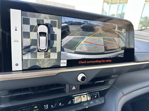 Used 2025 Toyota Crown Signia Limited w/ Advanced Technology Package image 19