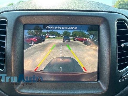 Used 2018 Jeep Compass Trailhawk AWD/4WD image 32