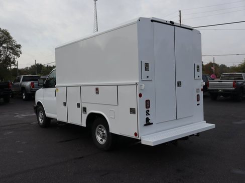New 2025 Chevrolet Express 3500 w/ Power Convenience Package image 21