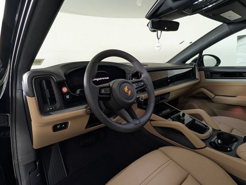 New 2026 Porsche Cayenne Coupe AWD/4WD image 4