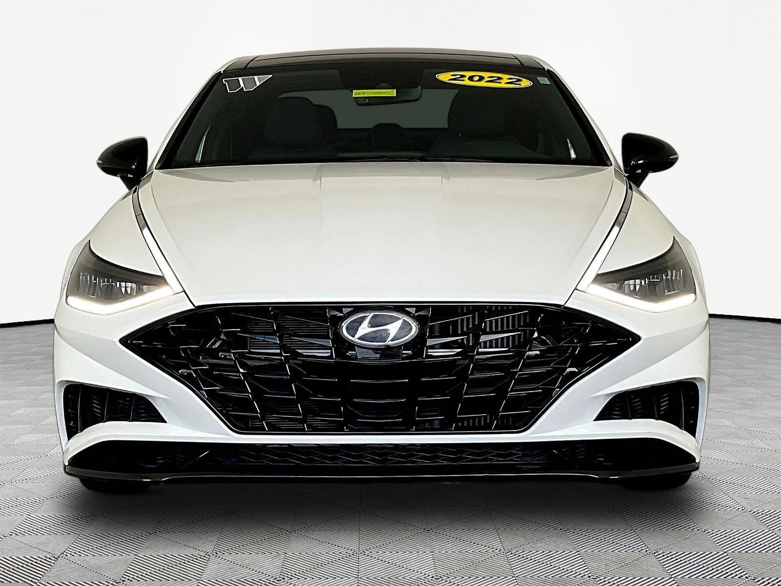Used 2022 Hyundai Sonata SEL Plus FWD image 2