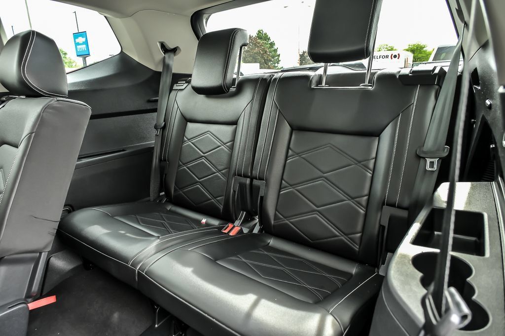 Used 2024 Volkswagen Atlas SE FWD image 18