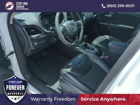 Used 2022 Jeep Cherokee Trailhawk w/ Sound & Nav Group AWD/4WD image 11