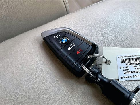 Used 2023 BMW 430i Convertible w/ M Sport Package image 13