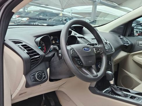 Used 2017 Ford Escape SE FWD image 9